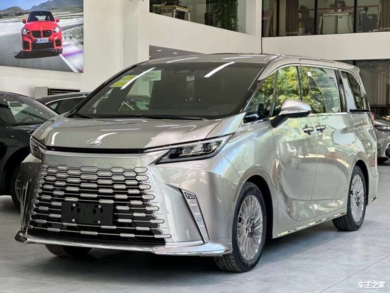 xk星空体育全新雷克萨斯LM 350h上市 阔绰墟市主流MPV(图4)